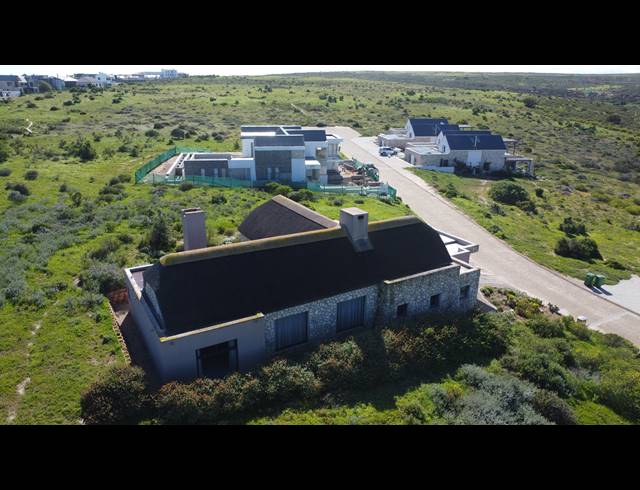 3 BEDROOM VILLA FOR SALE IN SHARK BAY ESTATE